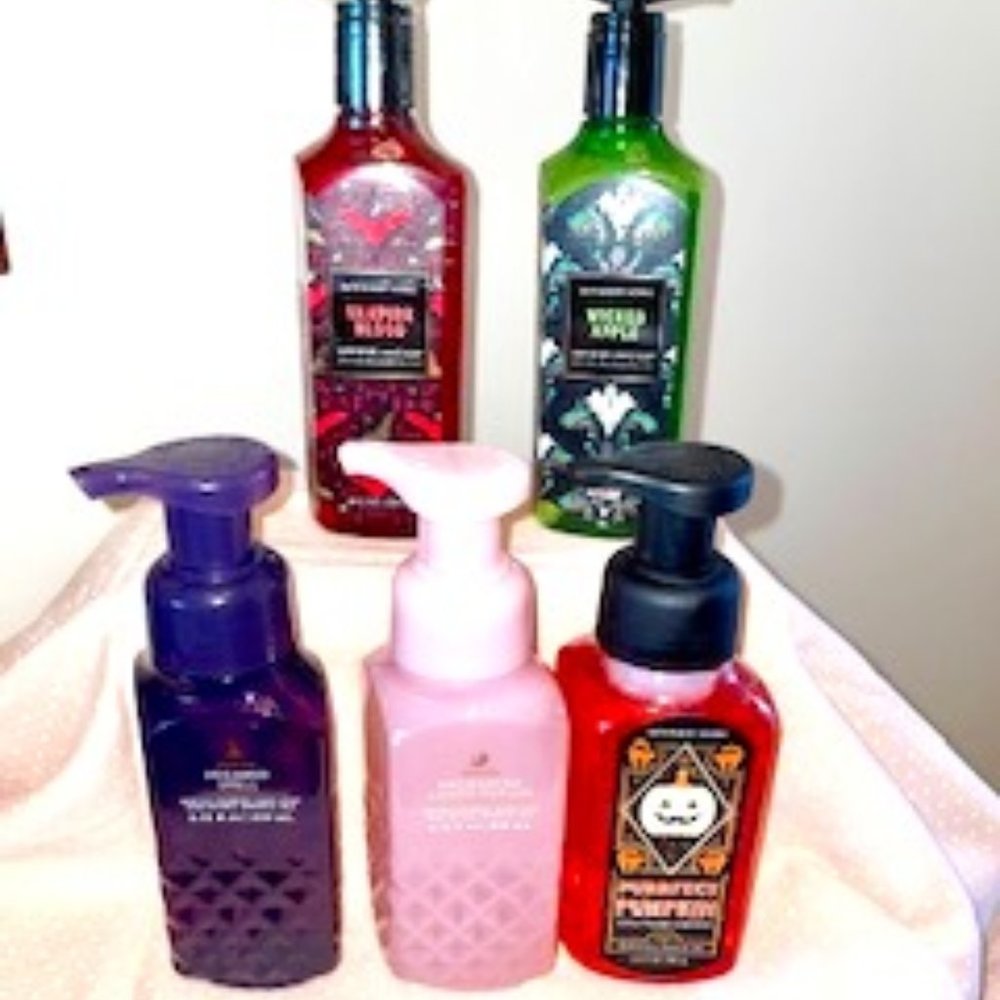 NWT 5 Halloween Soaps